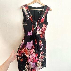 Adrianna Papell Dress, Black and Floral, Bow on Front, Very Flattering, Sz 6